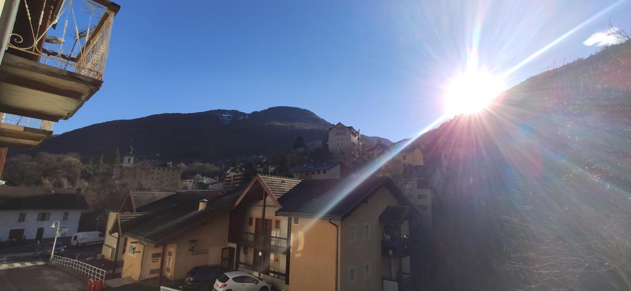 Joli appartement rénové avec terrasse Brides-les-Bains Exterior foto