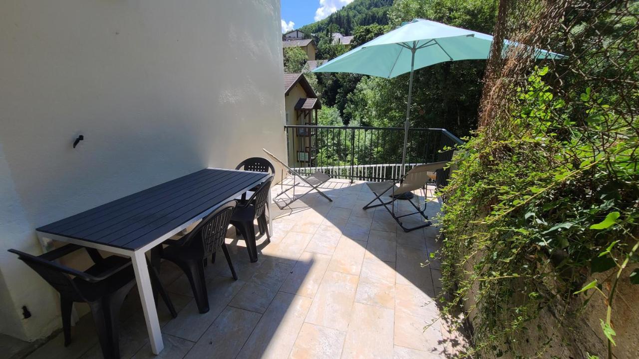 Joli appartement rénové avec terrasse Brides-les-Bains Exterior foto